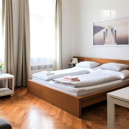 City Castle Aparthotel Прага Екстер'єр фото