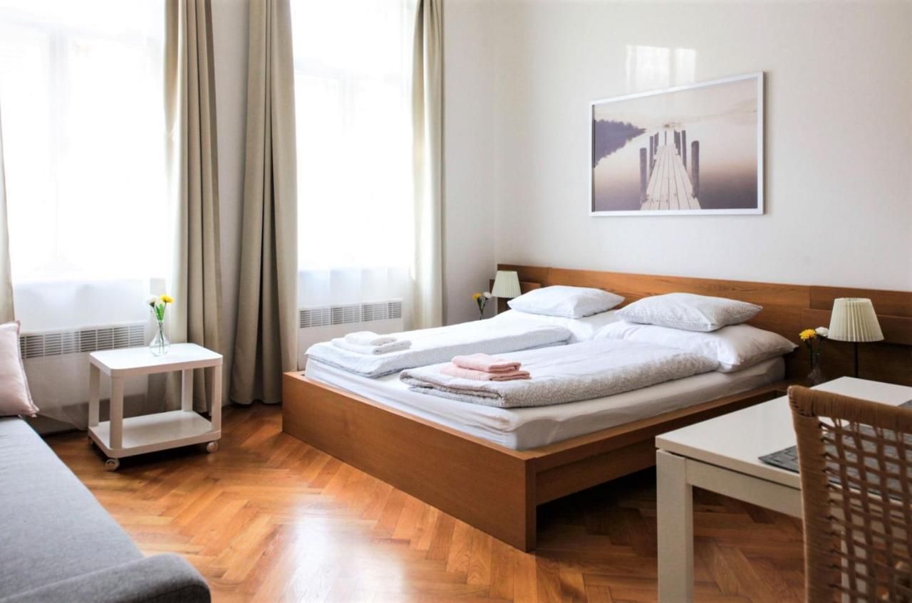 City Castle Aparthotel Прага Екстер'єр фото